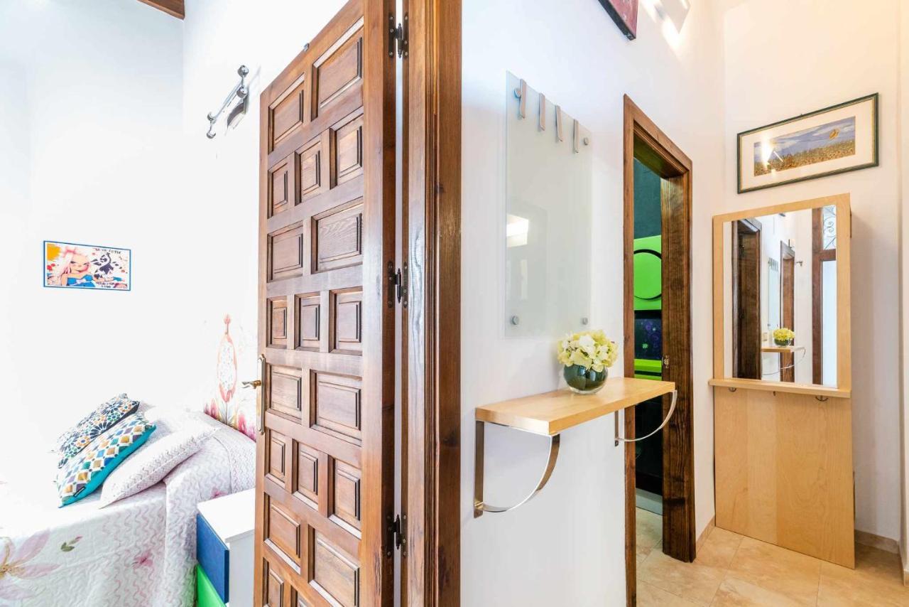 Comodo Y Moderno Apartamento Centro グラナダ エクステリア 写真